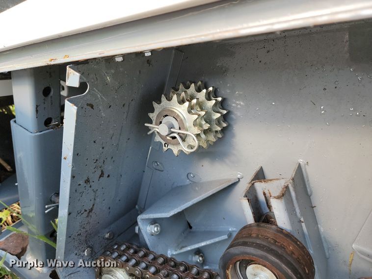 image for item JC9600 2017 Sheyenne Sunmaster 12R30  row crop head