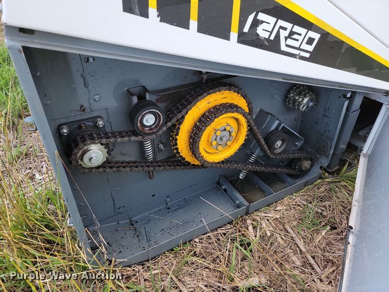 image for item JC9600 2017 Sheyenne Sunmaster 12R30  row crop head