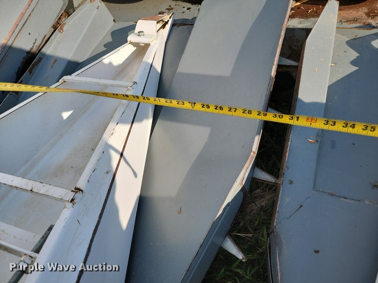 image for item JC9600 2017 Sheyenne Sunmaster 12R30  row crop head