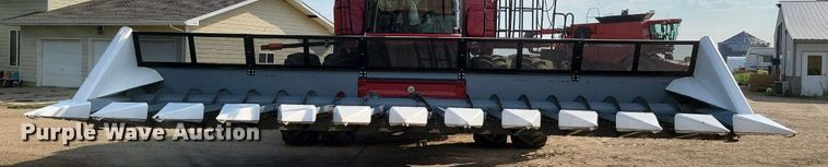 image for item JC9601 2017 Sheyenne Sunmaster 12R30  row crop head