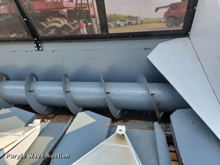 image for item JC9601 2017 Sheyenne Sunmaster 12R30  row crop head