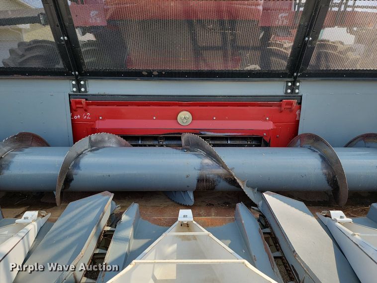 image for item JC9601 2017 Sheyenne Sunmaster 12R30  row crop head