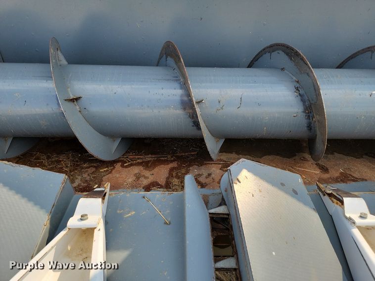 image for item JC9601 2017 Sheyenne Sunmaster 12R30  row crop head