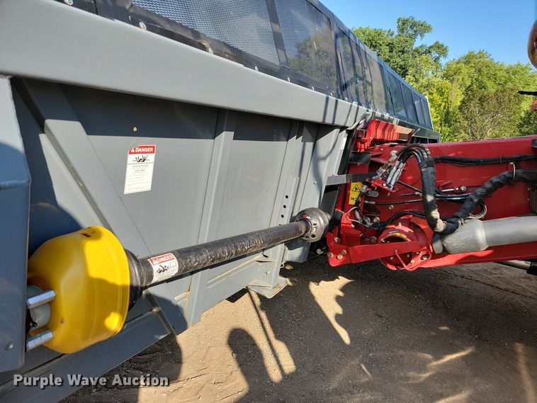 image for item JC9601 2017 Sheyenne Sunmaster 12R30  row crop head