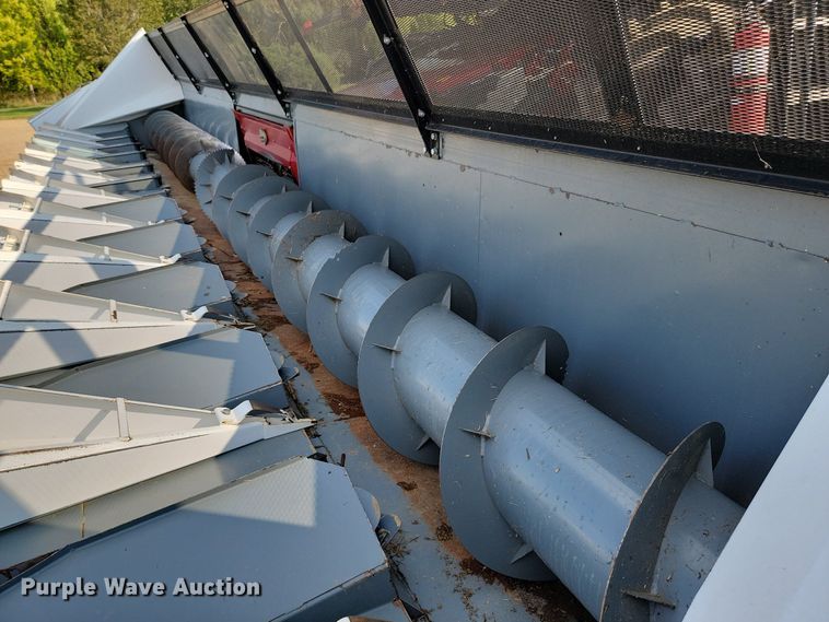 image for item JC9601 2017 Sheyenne Sunmaster 12R30  row crop head