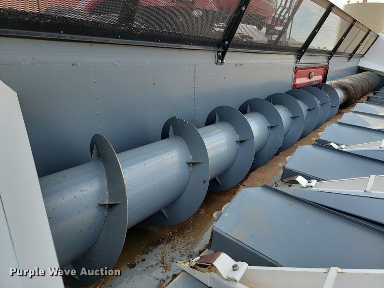 image for item JC9601 2017 Sheyenne Sunmaster 12R30  row crop head