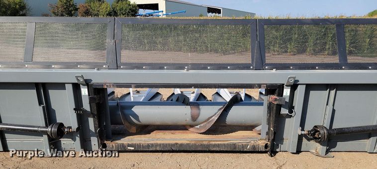 image for item JC9601 2017 Sheyenne Sunmaster 12R30  row crop head