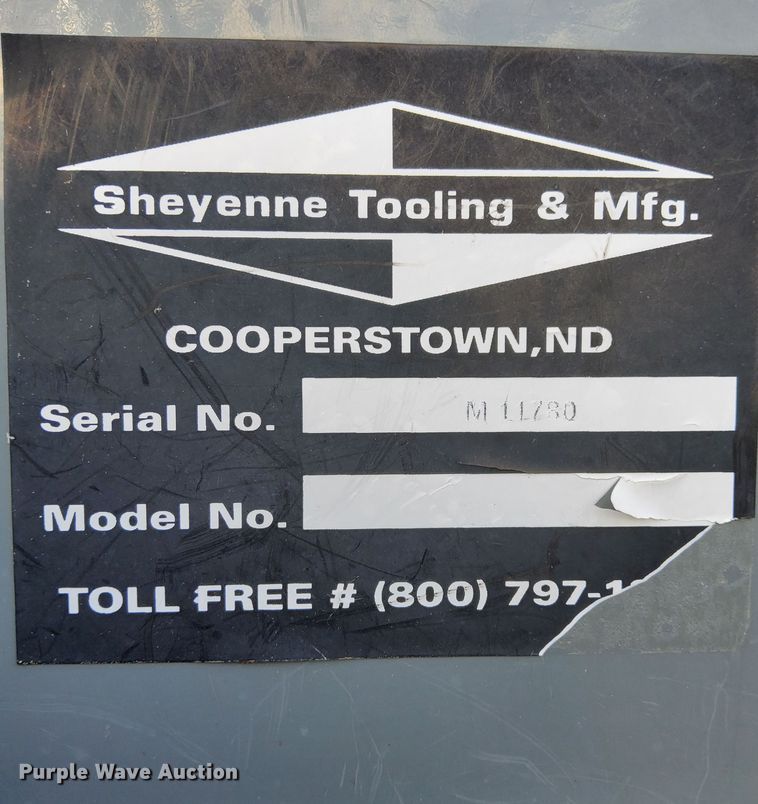 image for item JC9601 2017 Sheyenne Sunmaster 12R30  row crop head