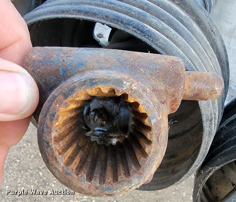 image for item JC9601 2017 Sheyenne Sunmaster 12R30  row crop head