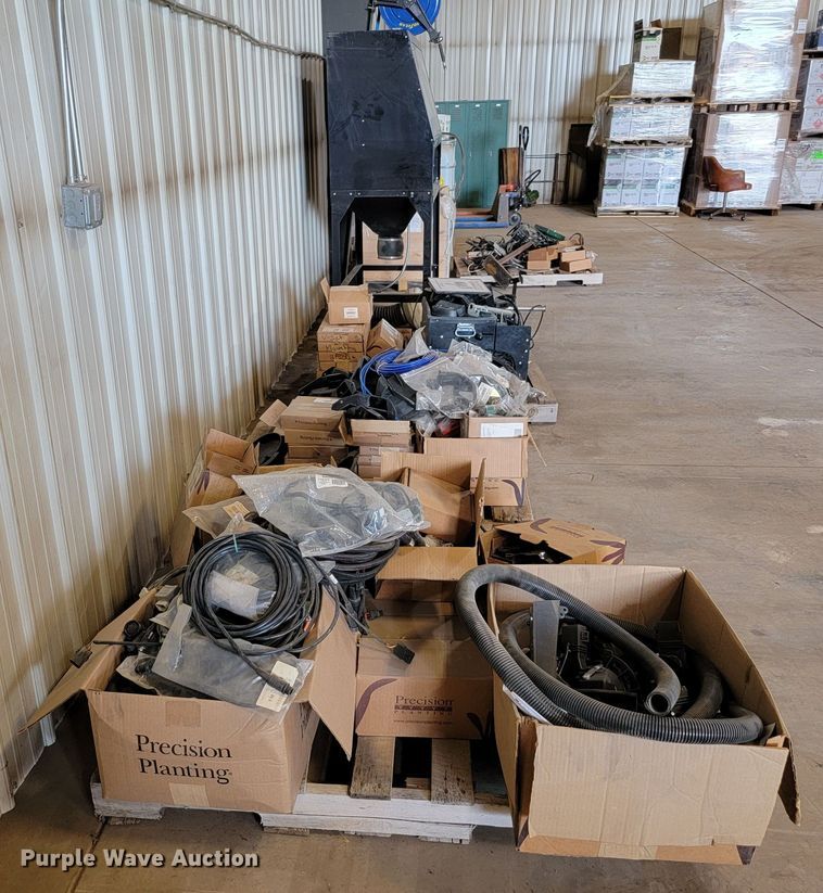 image for item JC9622 Precision  planter parts