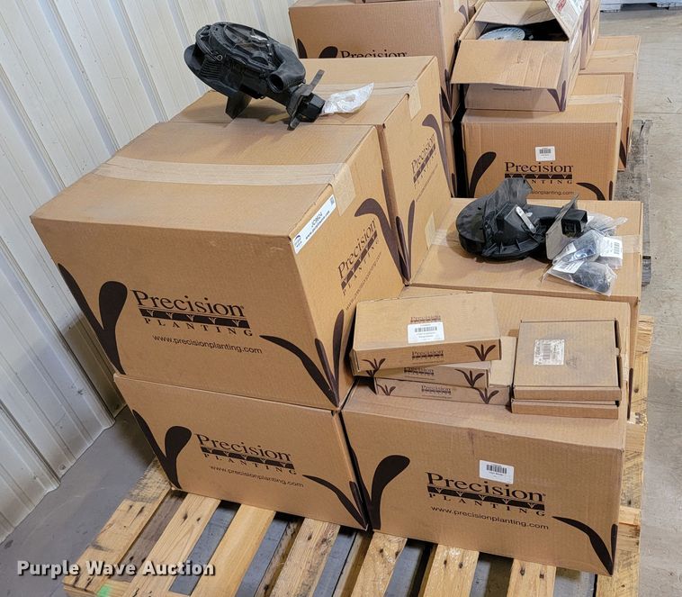 image for item JC9624 Precision  planter parts