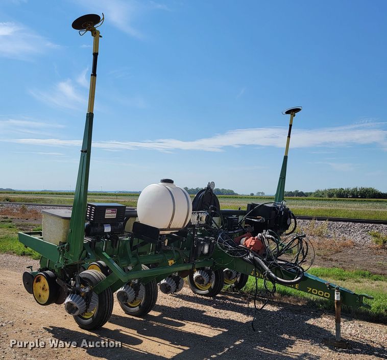 image for item JC9625 John Deere 7000  planter