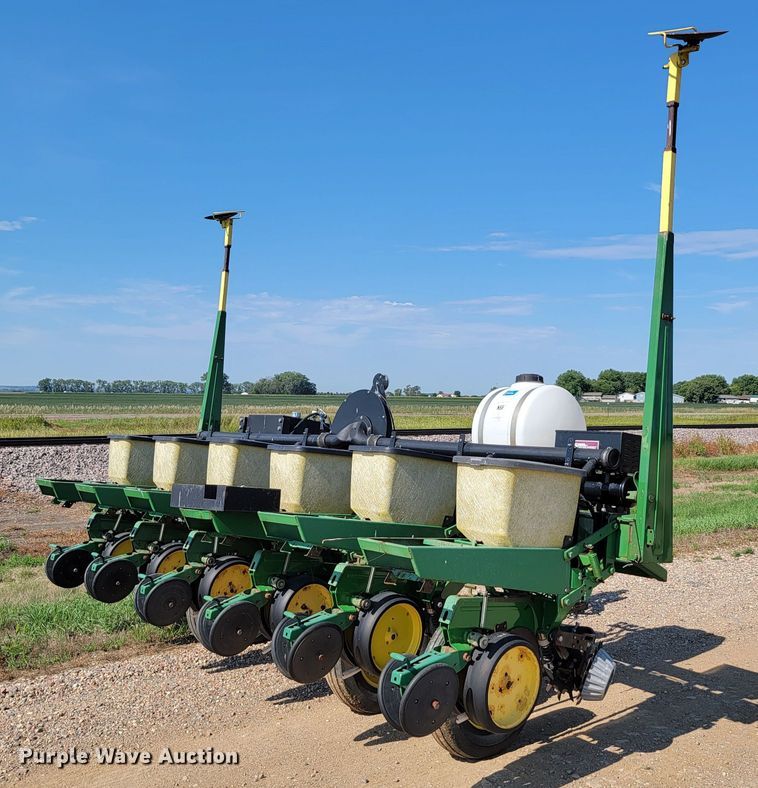 image for item JC9625 John Deere 7000  planter