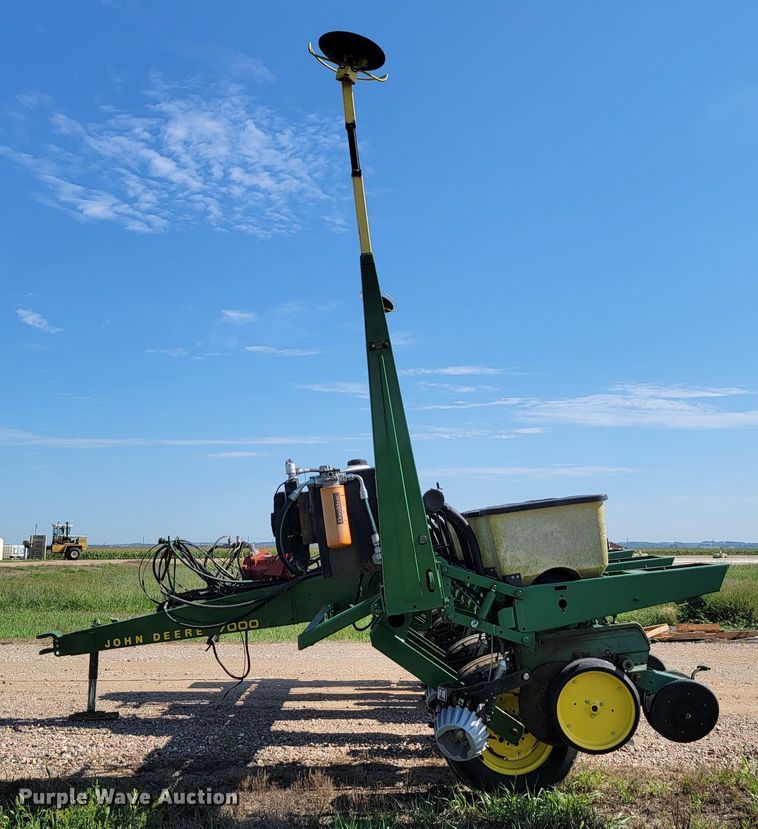 image for item JC9625 John Deere 7000  planter