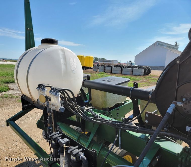 image for item JC9625 John Deere 7000  planter