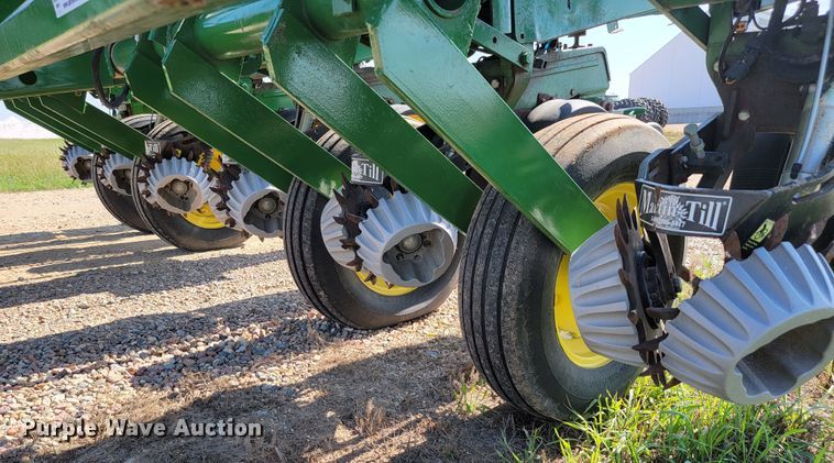 image for item JC9625 John Deere 7000  planter