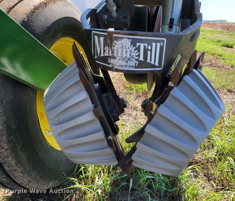 image for item JC9625 John Deere 7000  planter