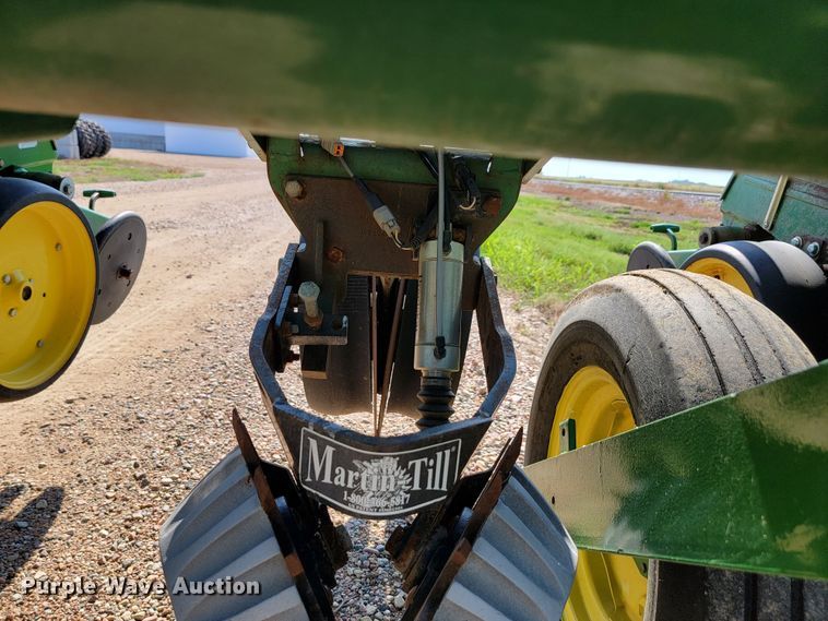 image for item JC9625 John Deere 7000  planter