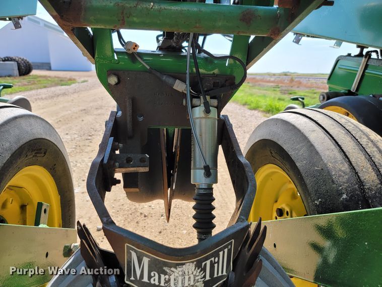 image for item JC9625 John Deere 7000  planter