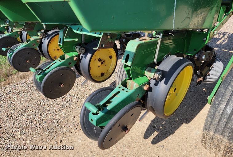 image for item JC9625 John Deere 7000  planter