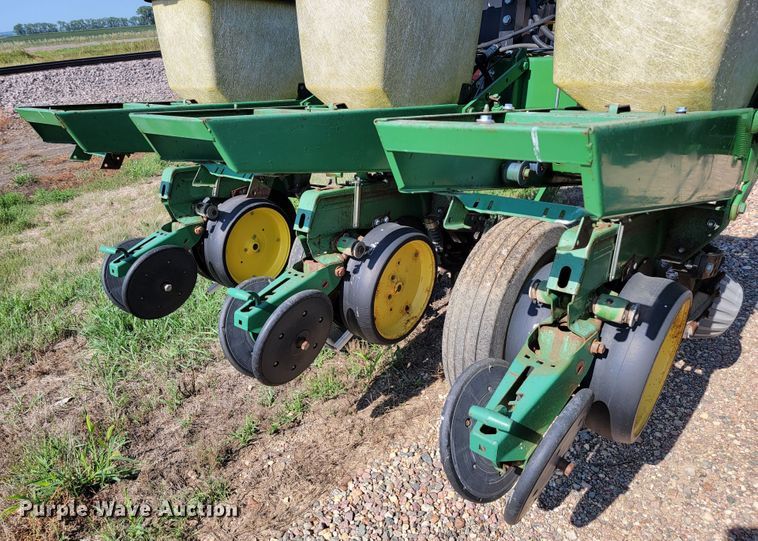 image for item JC9625 John Deere 7000  planter