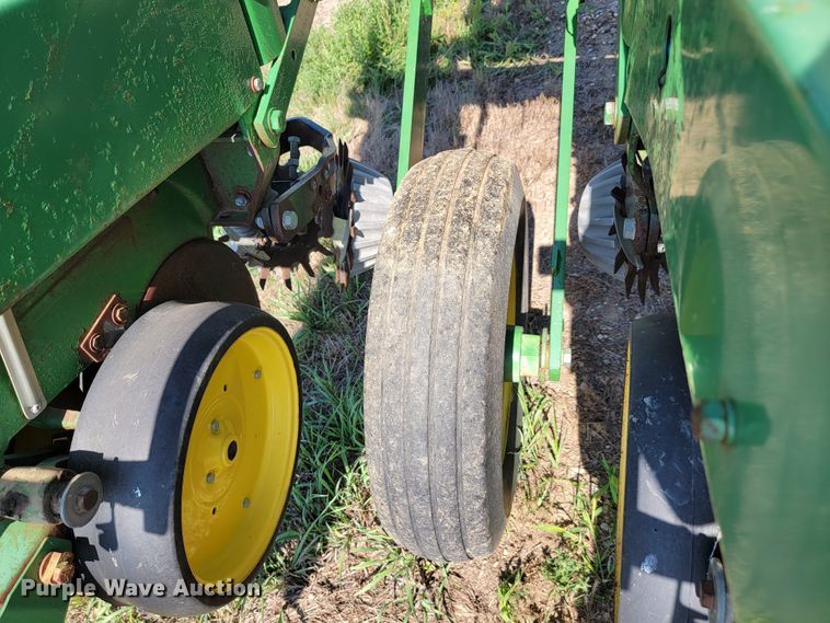 image for item JC9625 John Deere 7000  planter
