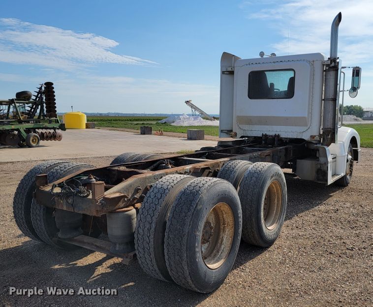 image for item JC9628 1999 Peterbilt 377  truck cab and chassis