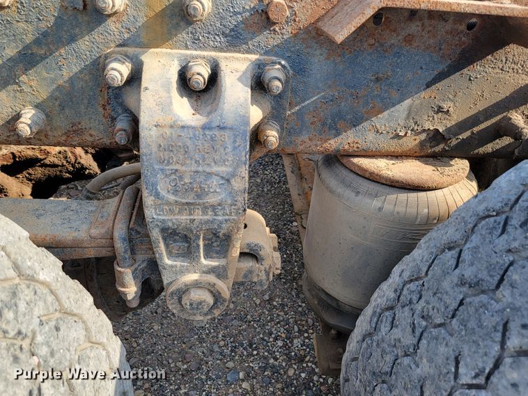 image for item JC9628 1999 Peterbilt 377  truck cab and chassis