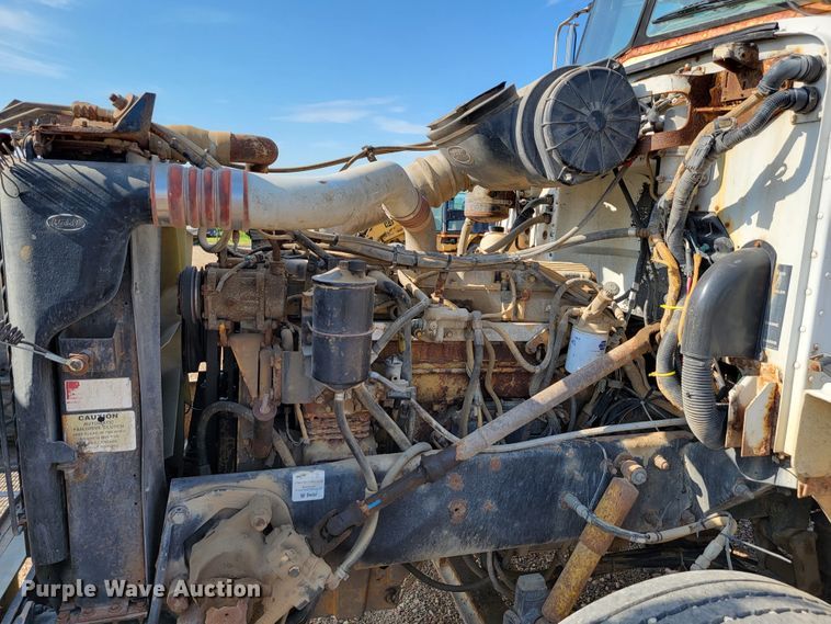 image for item JC9628 1999 Peterbilt 377  truck cab and chassis