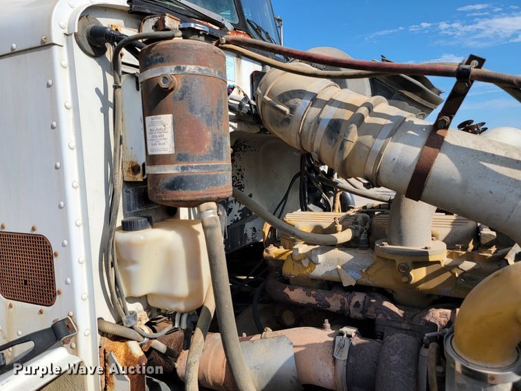 image for item JC9628 1999 Peterbilt 377  truck cab and chassis