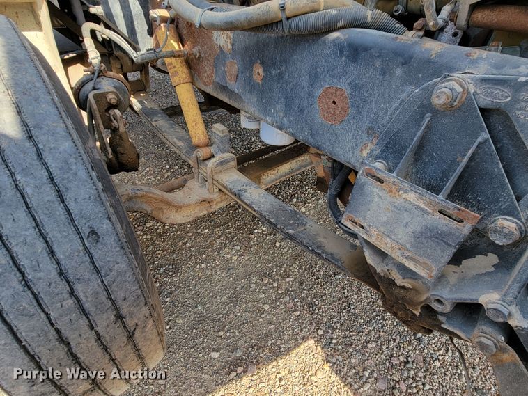 image for item JC9628 1999 Peterbilt 377  truck cab and chassis