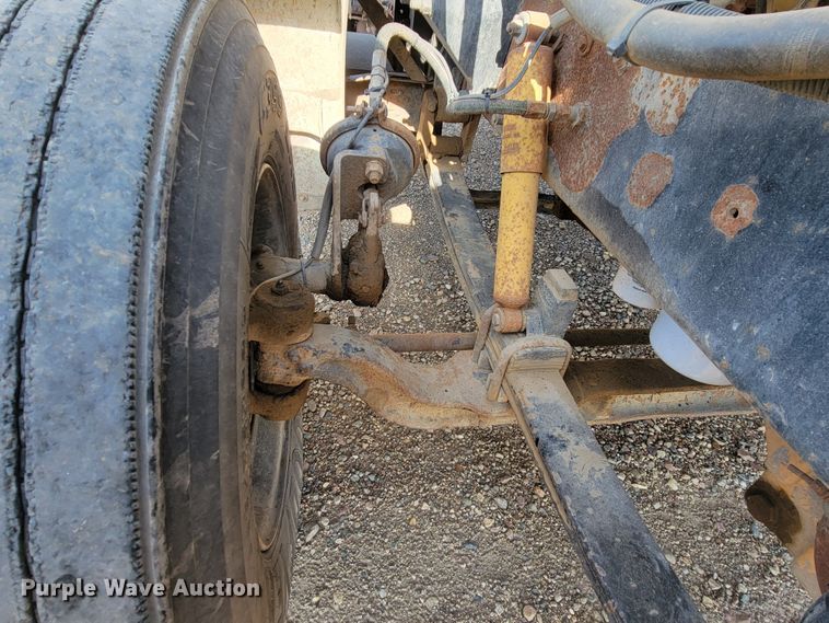 image for item JC9628 1999 Peterbilt 377  truck cab and chassis