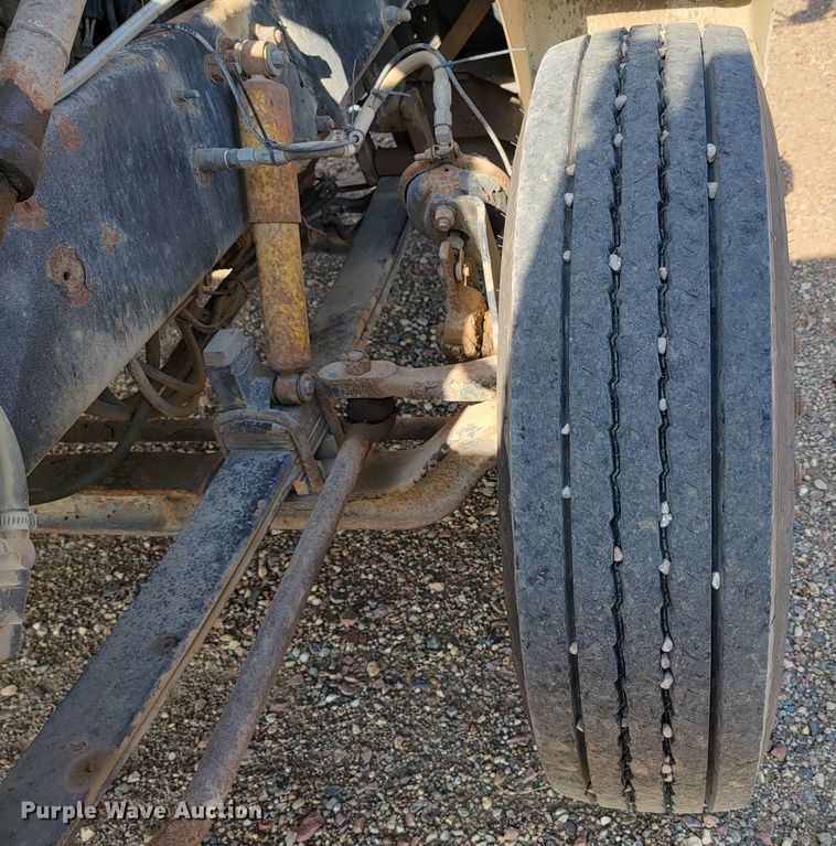 image for item JC9628 1999 Peterbilt 377  truck cab and chassis