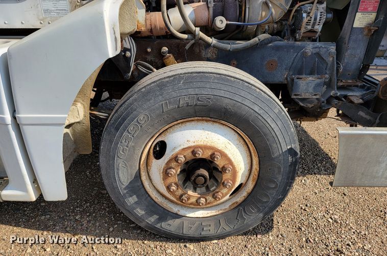 image for item JC9628 1999 Peterbilt 377  truck cab and chassis