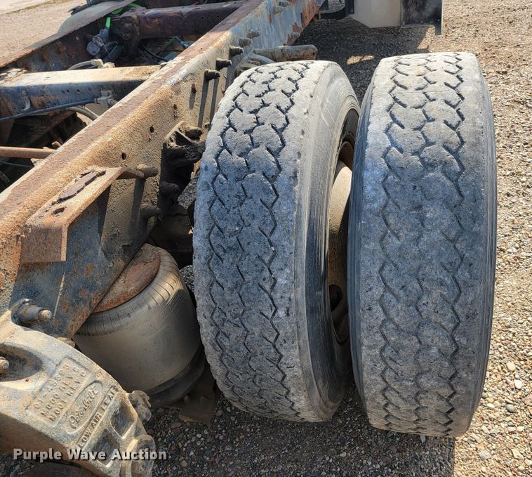 image for item JC9628 1999 Peterbilt 377  truck cab and chassis