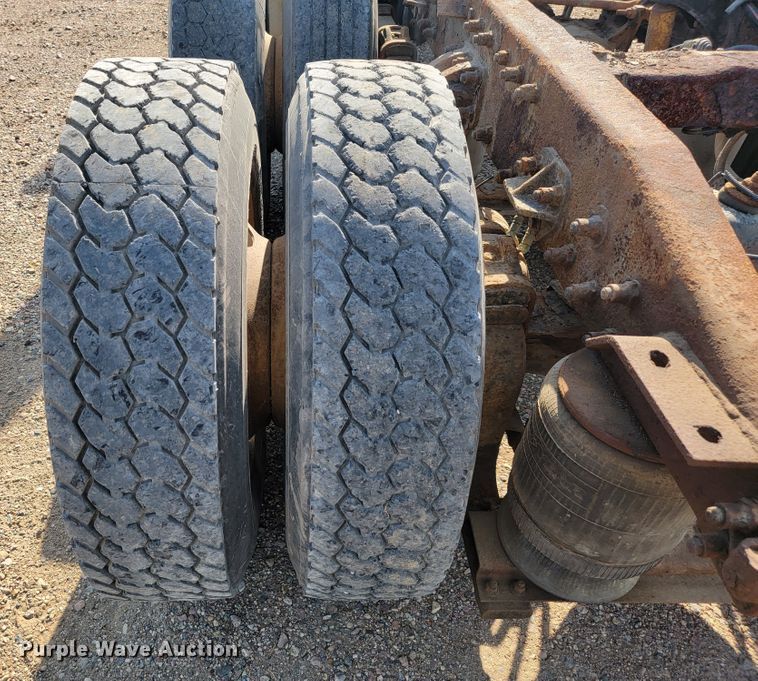 image for item JC9628 1999 Peterbilt 377  truck cab and chassis