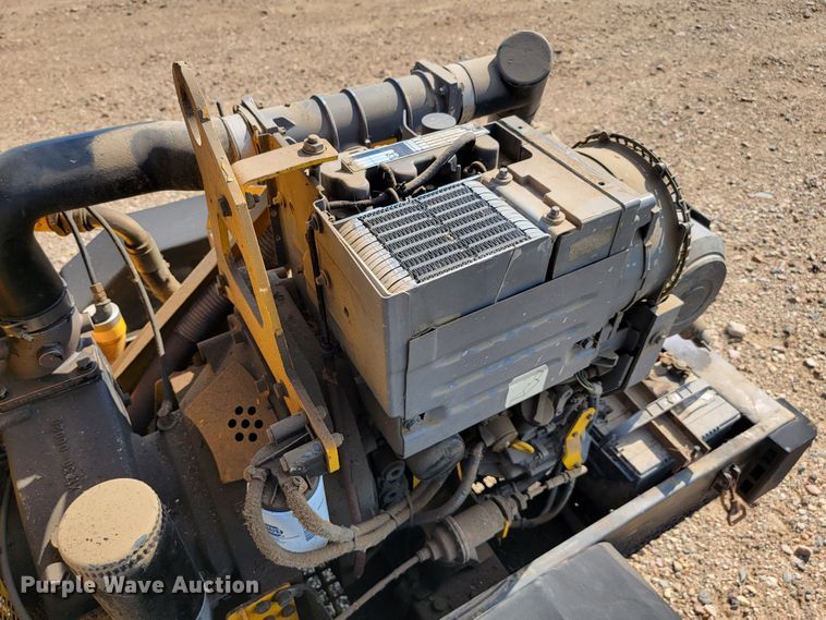 image for item JC9630 CompAir LeRoi Q100DZE  air compressor