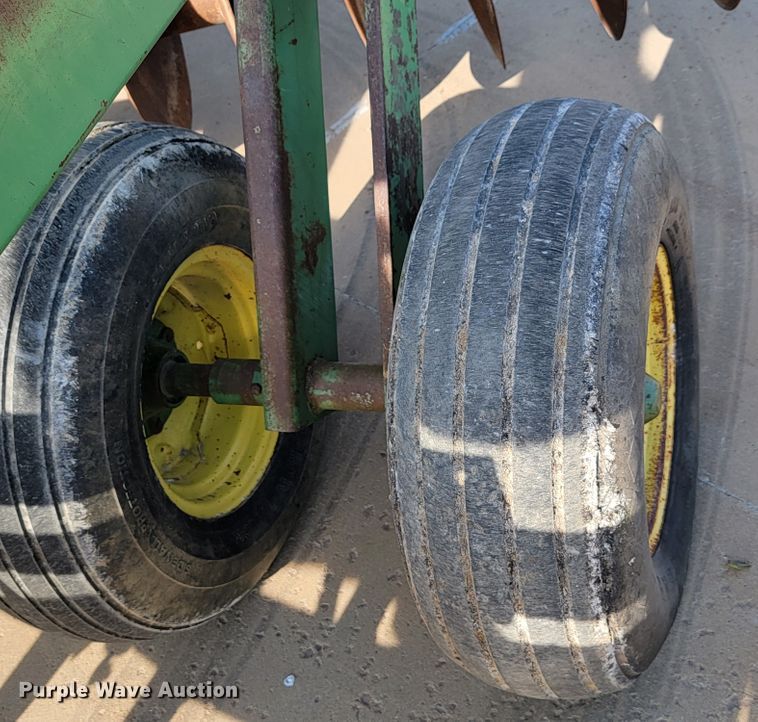 image for item JC9631 John Deere  double off-set disk