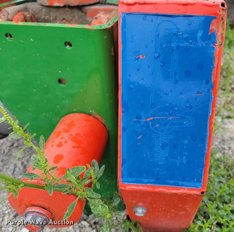 image for item JZ9185 Kuhn GMD800-GII HD  disc mower