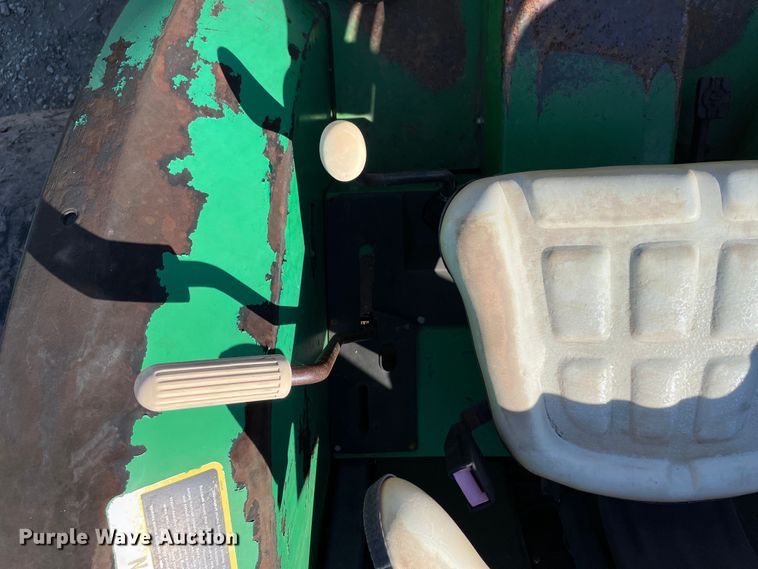 image for item KF9538 1998 John Deere 5410  tractor