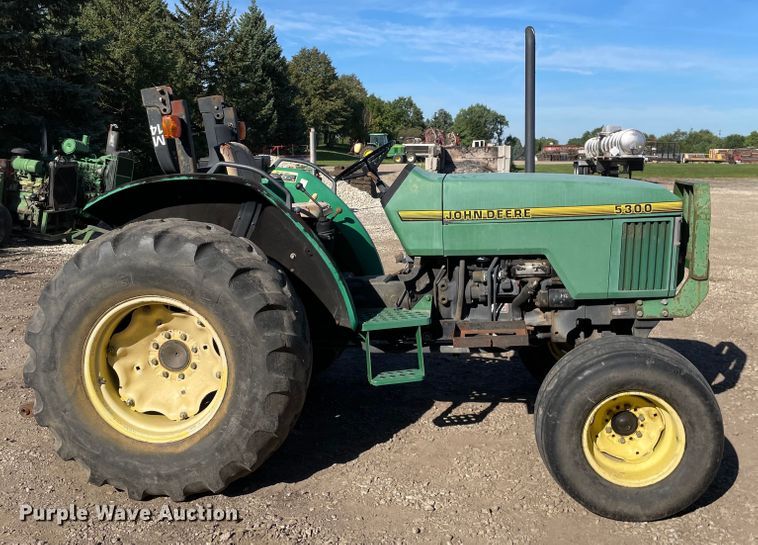 image for item KF9540 1994 John Deere 5300  tractor