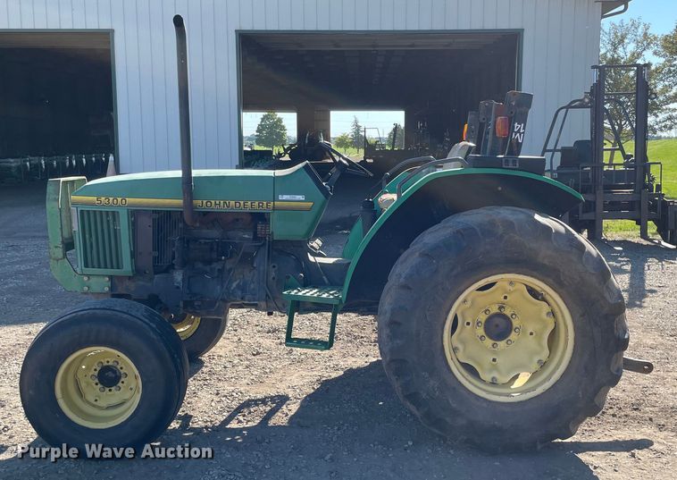 image for item KF9540 1994 John Deere 5300  tractor