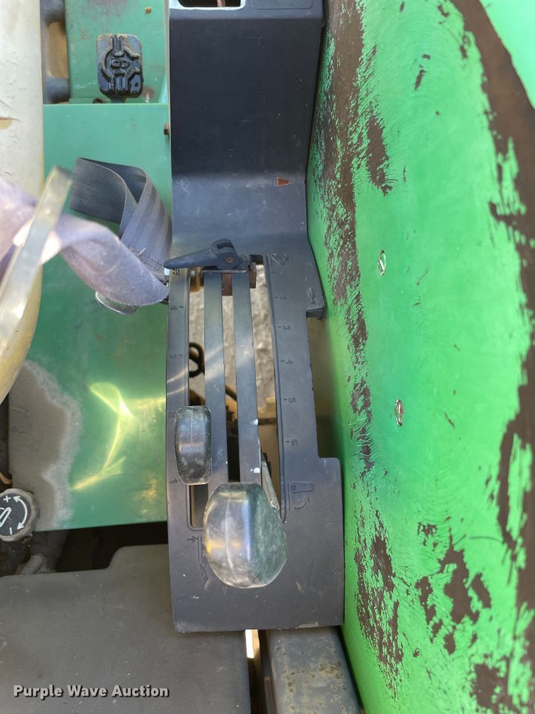 image for item KF9540 1994 John Deere 5300  tractor