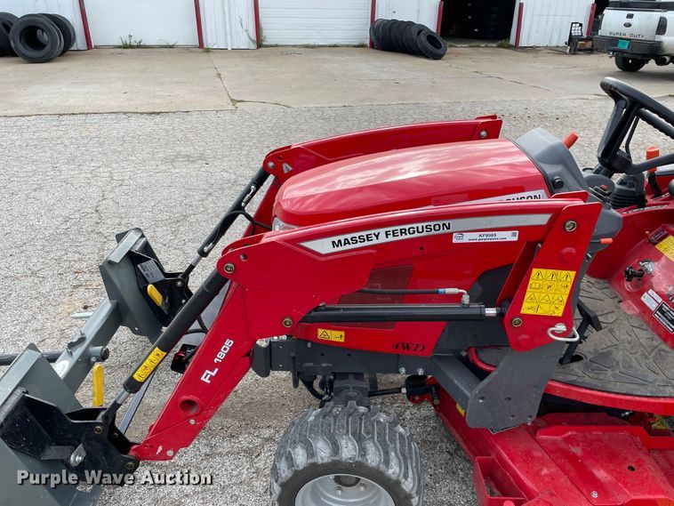 image for item KF9569 2021 Massey Ferguson GC1723E  tractor