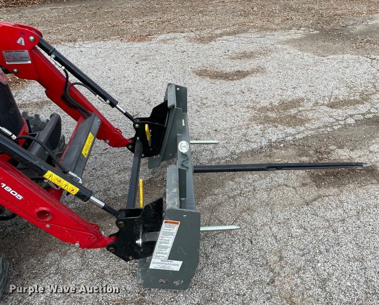 image for item KF9569 2021 Massey Ferguson GC1723E  tractor