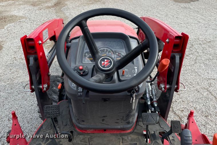 image for item KF9569 2021 Massey Ferguson GC1723E  tractor