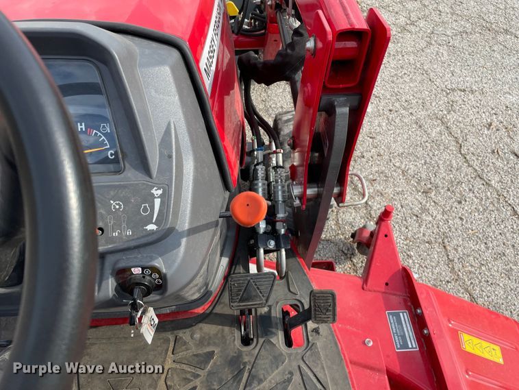 image for item KF9569 2021 Massey Ferguson GC1723E  tractor