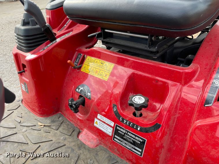 image for item KF9569 2021 Massey Ferguson GC1723E  tractor