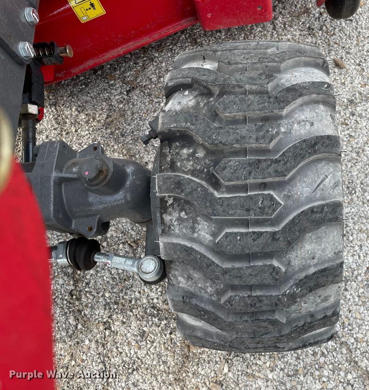 image for item KF9569 2021 Massey Ferguson GC1723E  tractor