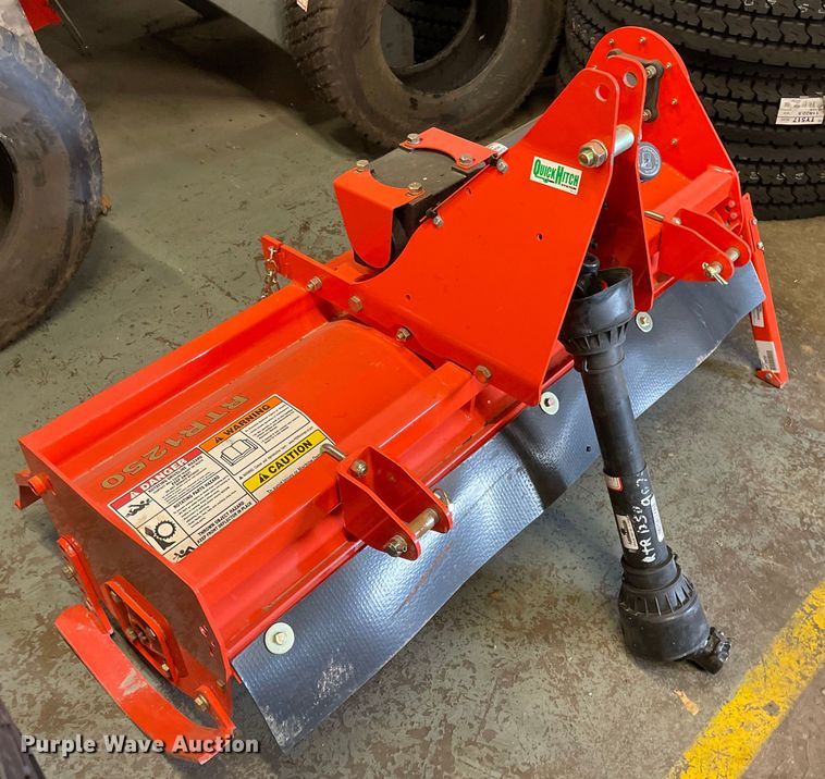 image for item KF9569 2021 Massey Ferguson GC1723E  tractor